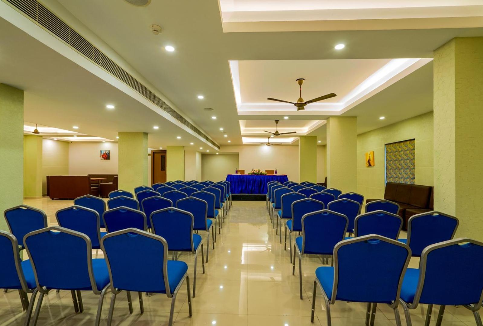 Hotel Malika Residency Ettumanoor Экстерьер фото