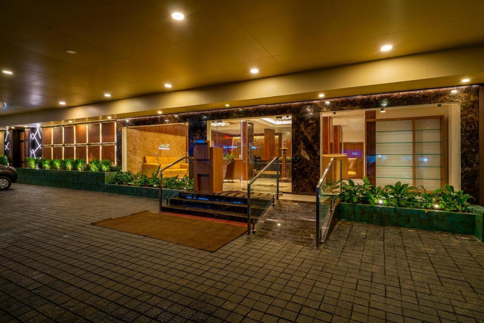 Hotel Malika Residency Ettumanoor Экстерьер фото